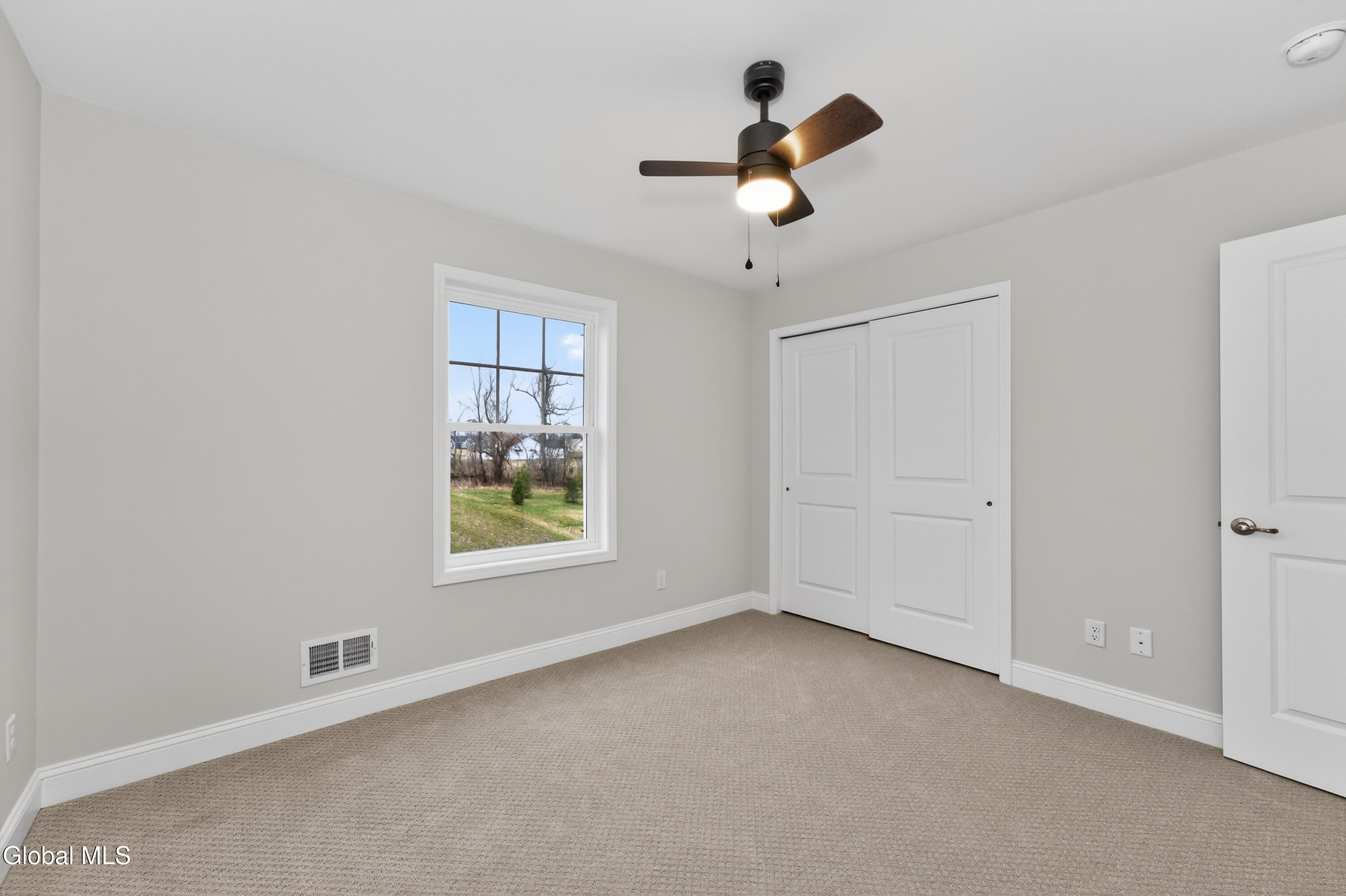 10 Scarlet Street Clifton Park NY 12065