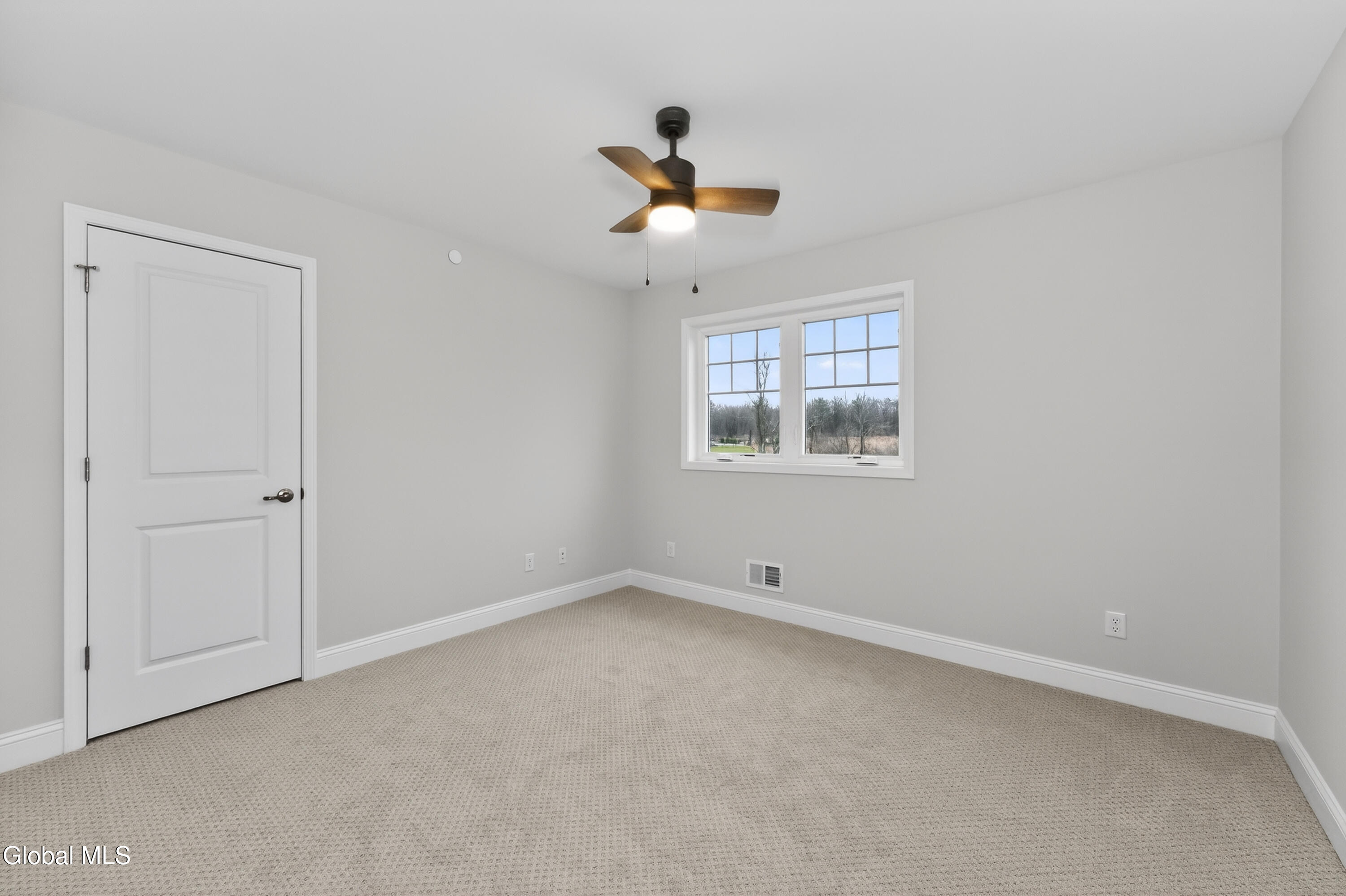 10 Scarlet Street Clifton Park NY 12065