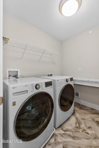 10 Scarlet Street Clifton Park NY 12065