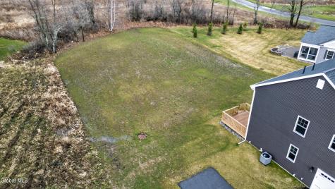 10 Scarlet Street Clifton Park NY 12065