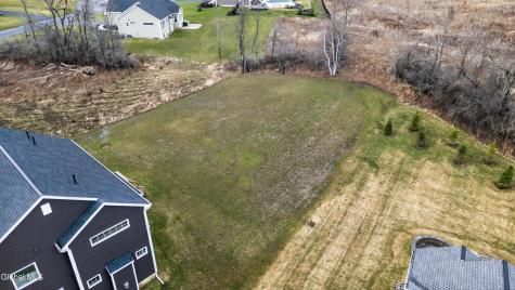 10 Scarlet Street Clifton Park NY 12065