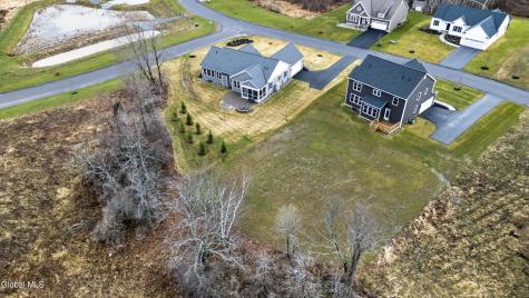 10 Scarlet Street Clifton Park NY 12065