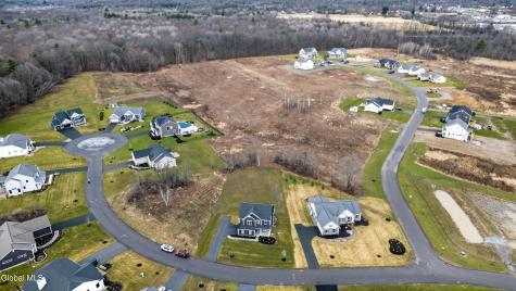 10 Scarlet Street Clifton Park NY 12065