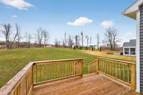 10 Scarlet Street Clifton Park NY 12065