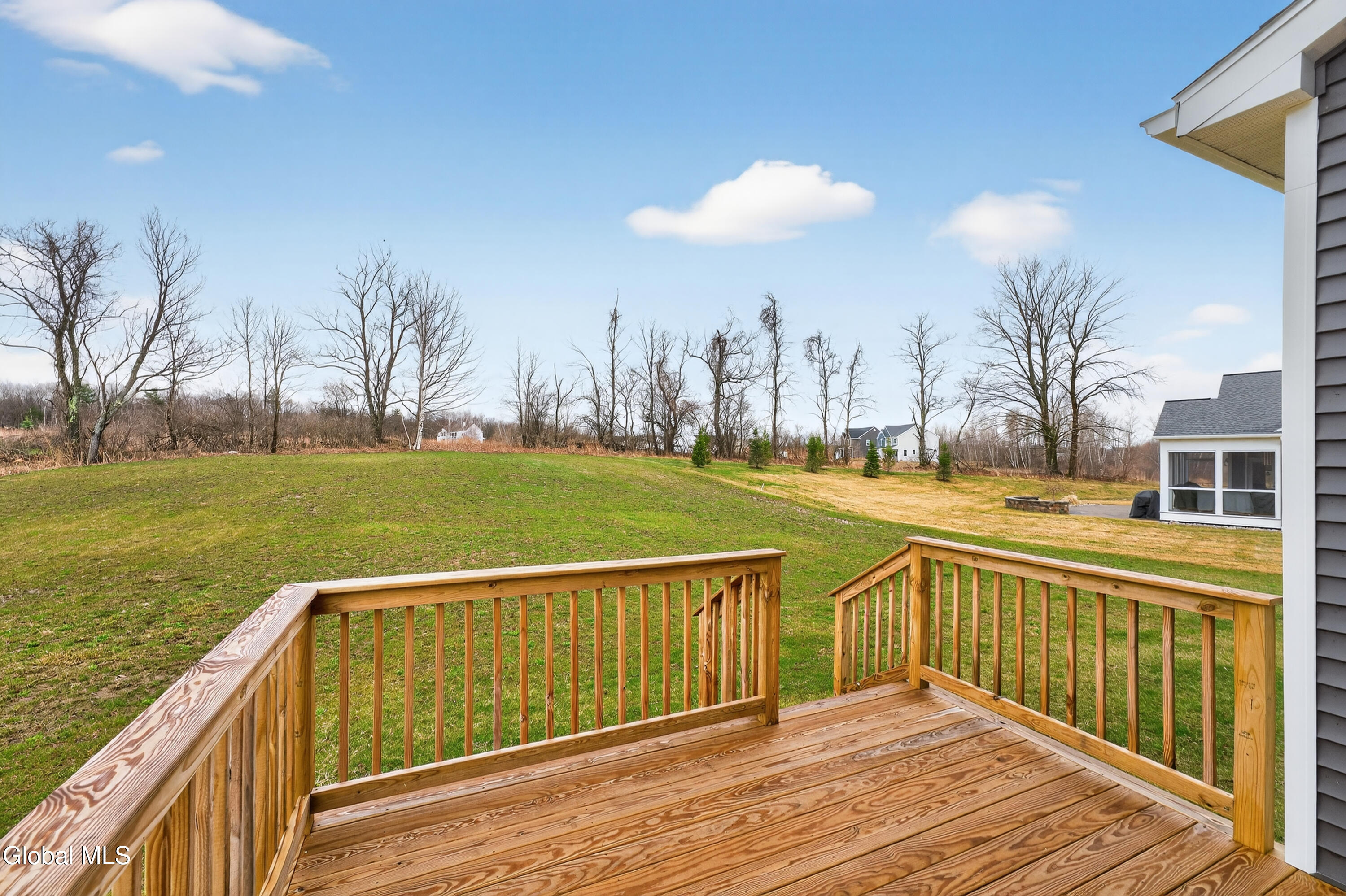 10 Scarlet Street Clifton Park NY 12065