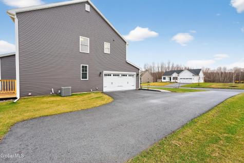 10 Scarlet Street Clifton Park NY 12065