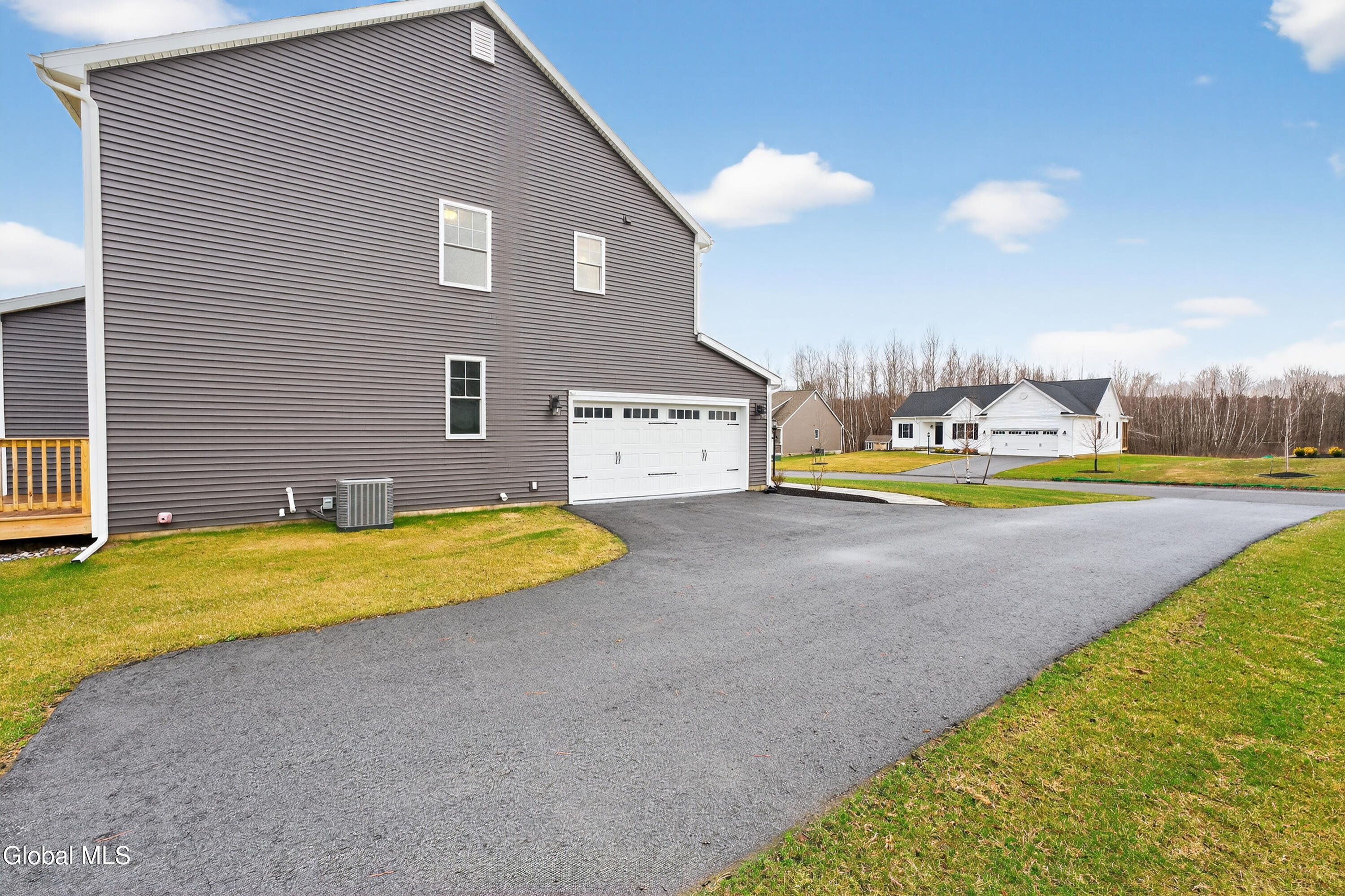 10 Scarlet Street Clifton Park NY 12065