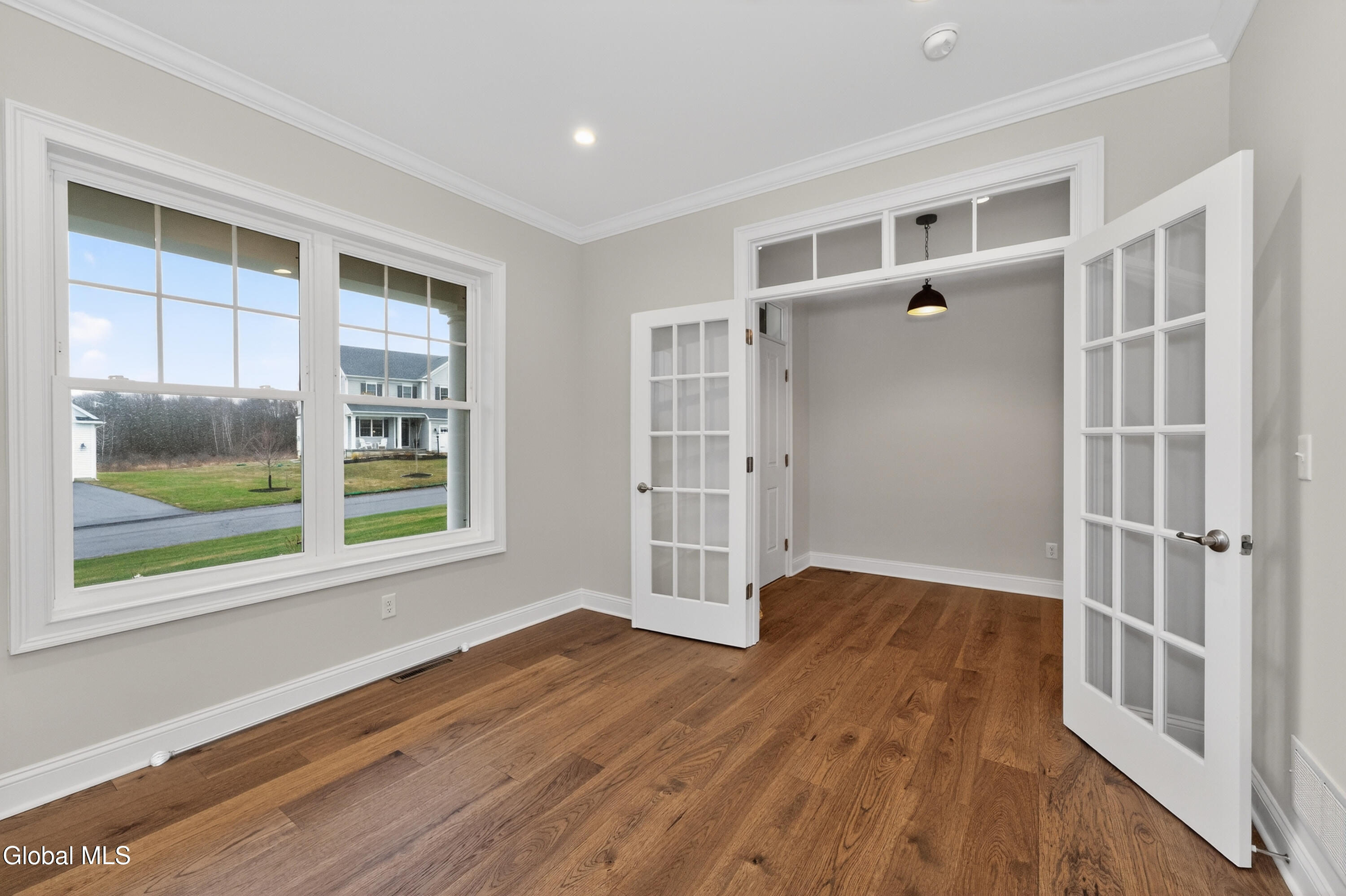 10 Scarlet Street Clifton Park NY 12065