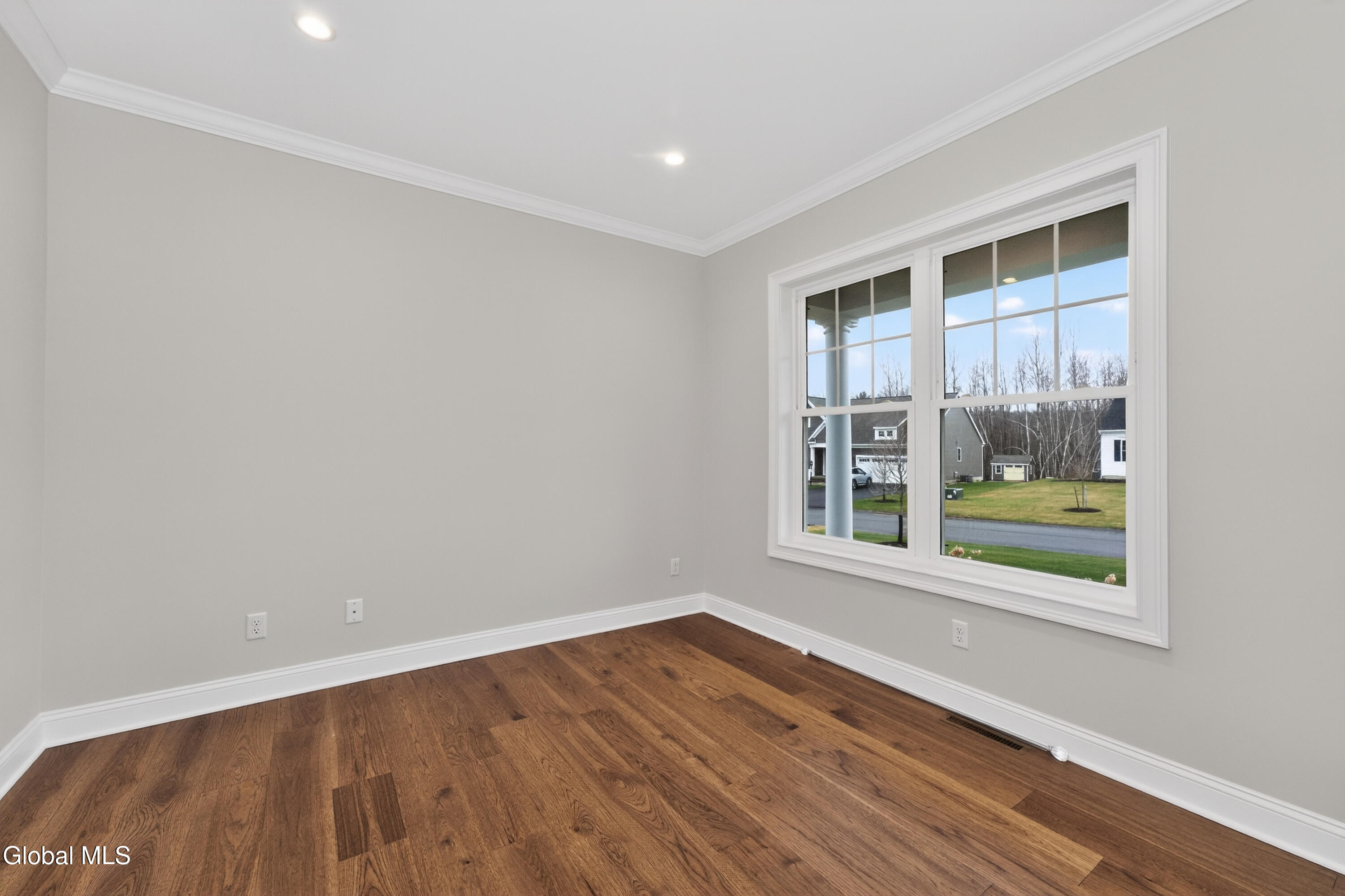 10 Scarlet Street Clifton Park NY 12065