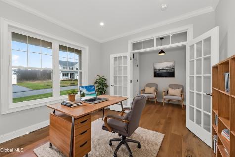 10 Scarlet Street Clifton Park NY 12065