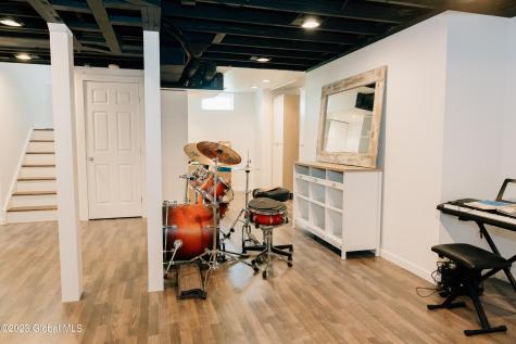 26 Foxglove Way Malta NY 12020