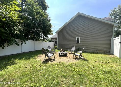 26 Foxglove Way Malta NY 12020