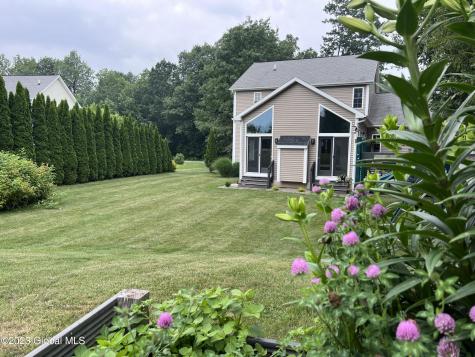 26 Foxglove Way Malta NY 12020