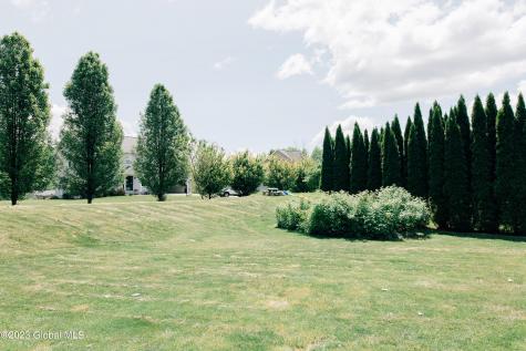 26 Foxglove Way Malta NY 12020