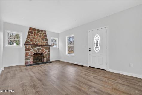 75 Mcgillis Avenue Lake George NY 12845