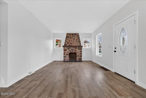 75 Mcgillis Avenue Lake George NY 12845