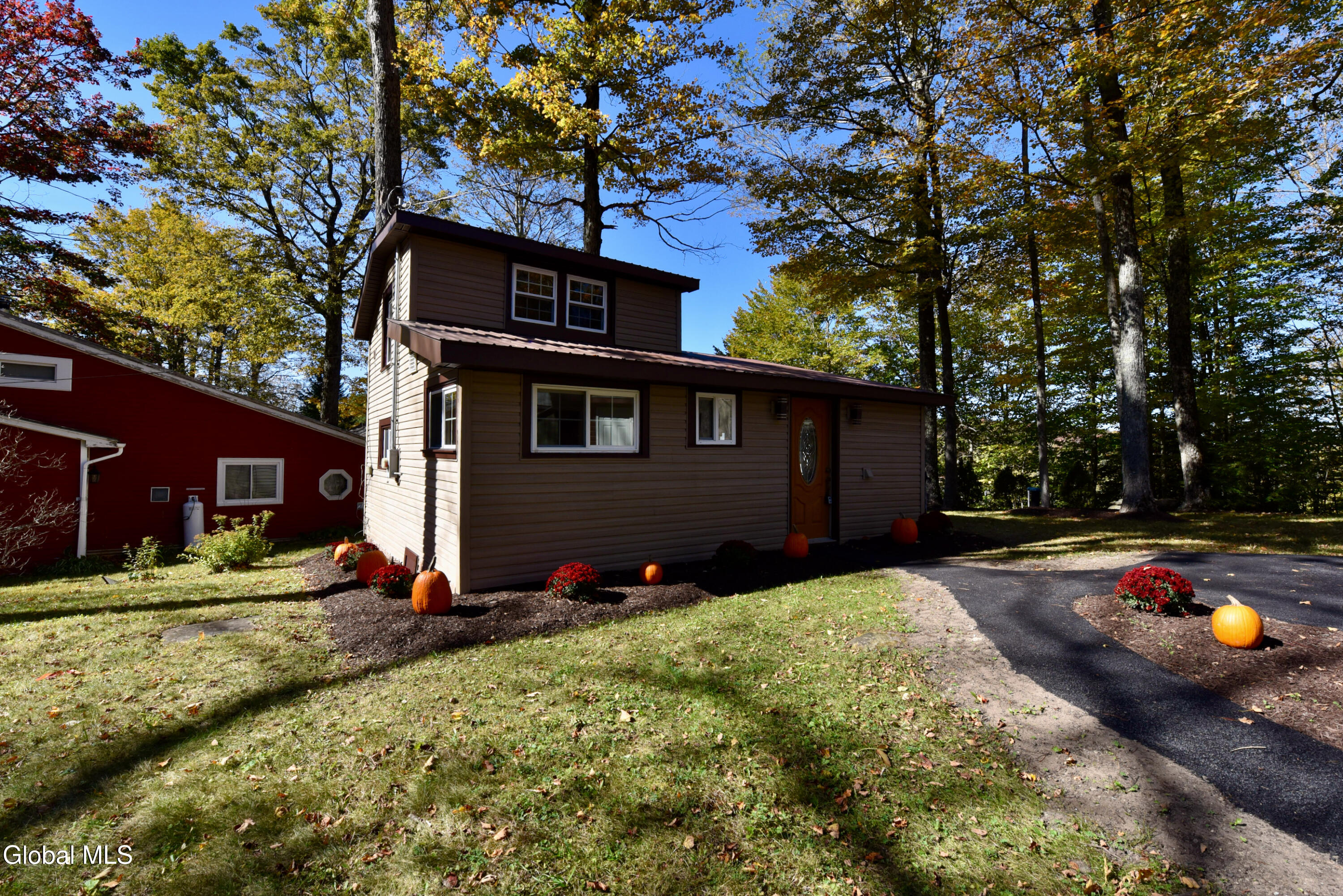 8 Park Avenue Middle Grove NY 12850