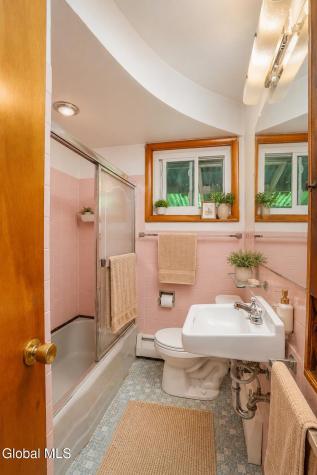 9 Garden Avenue Albany NY 12203
