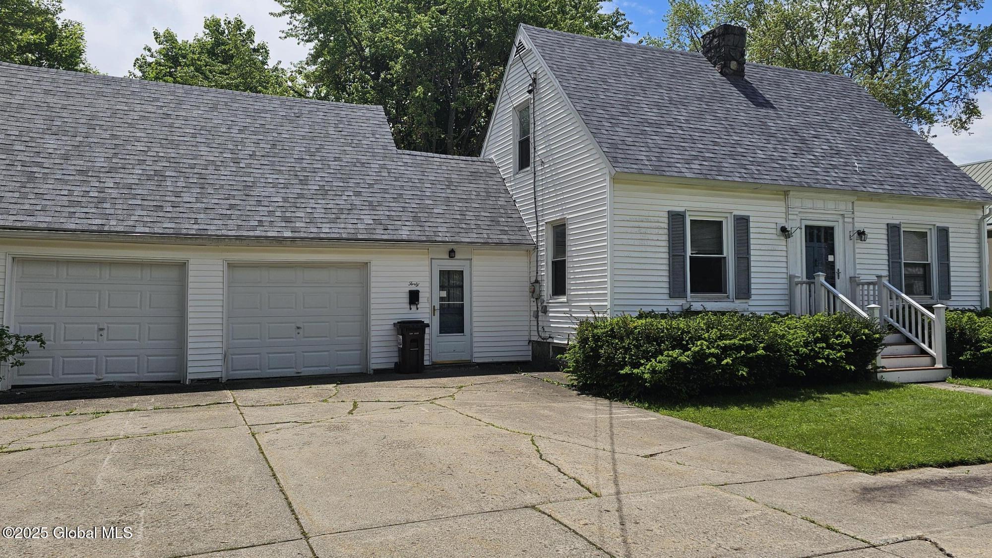 40 Newman Street Gloversville NY 12078