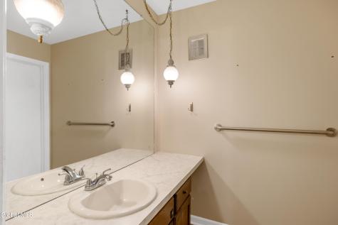 1279 Windemere Court Niskayuna NY 12309