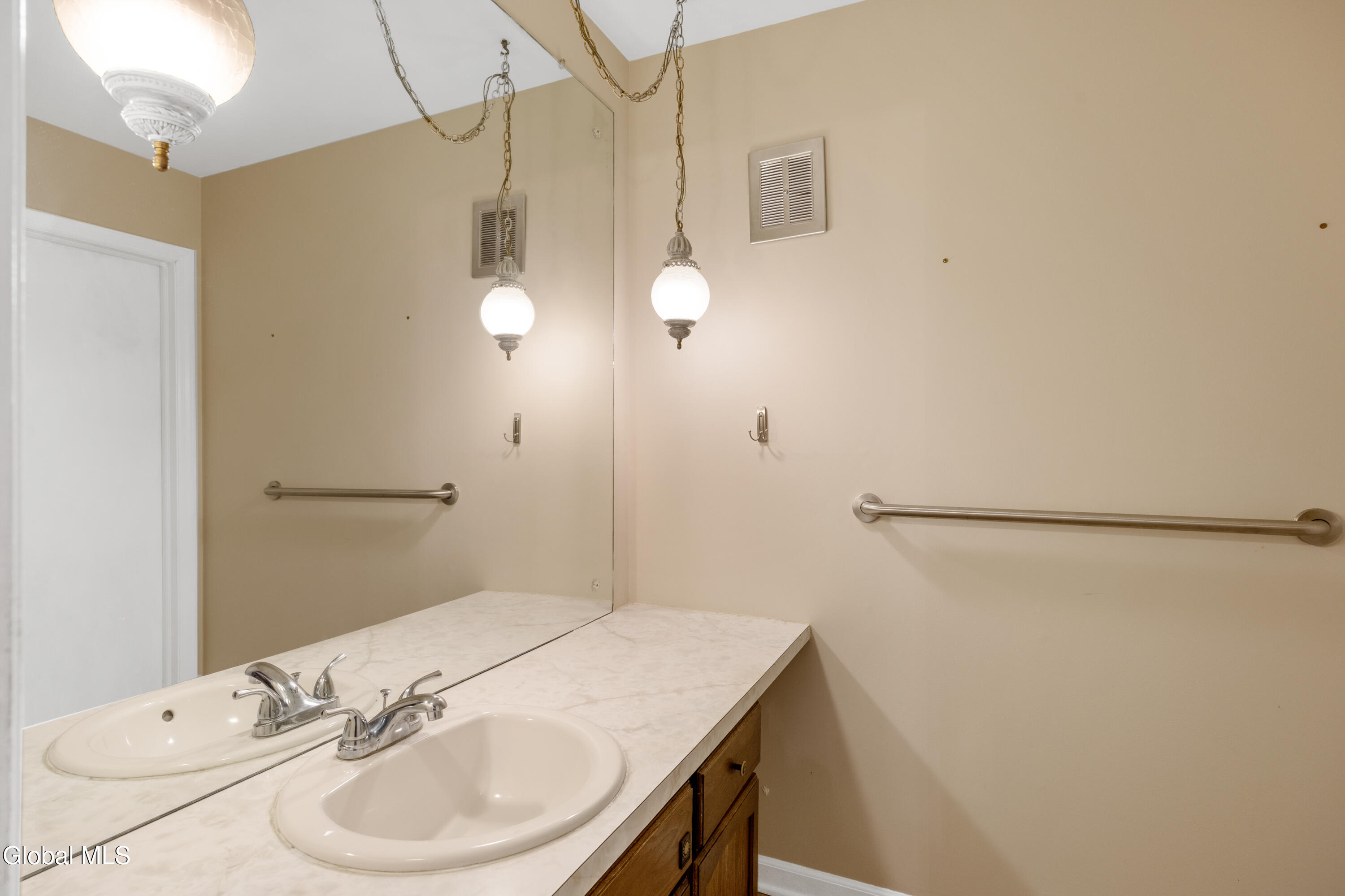 1279 Windemere Court Niskayuna NY 12309