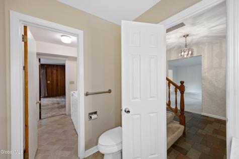 1279 Windemere Court Niskayuna NY 12309