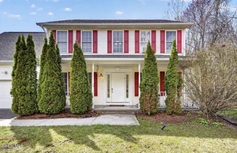 6 Chelsea Court Schaghticoke NY 12182