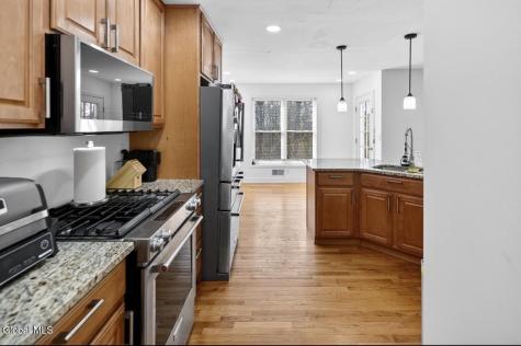 6 Chelsea Court Schaghticoke NY 12182
