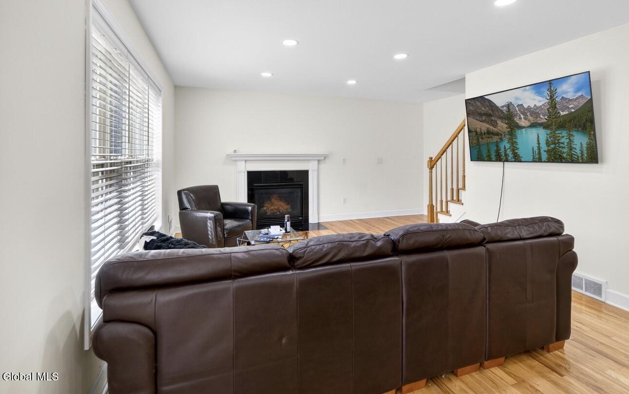 6 Chelsea Court Schaghticoke NY 12182