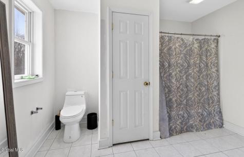 6 Chelsea Court Schaghticoke NY 12182