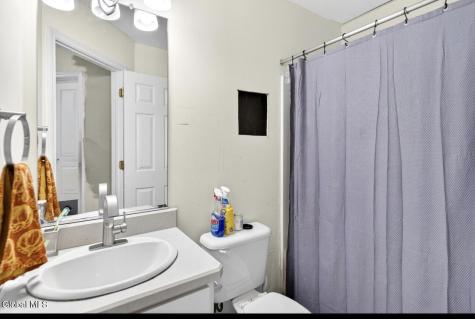 6 Chelsea Court Schaghticoke NY 12182