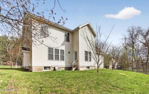 6 Chelsea Court Schaghticoke NY 12182