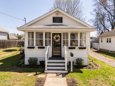 32 Hudson Avenue Colonie NY 12205