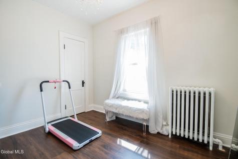 32 Hudson Avenue Colonie NY 12205