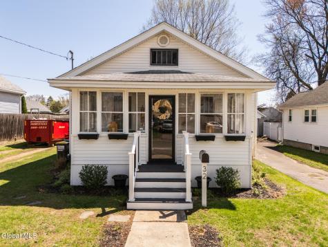 32 Hudson Avenue Colonie NY 12205