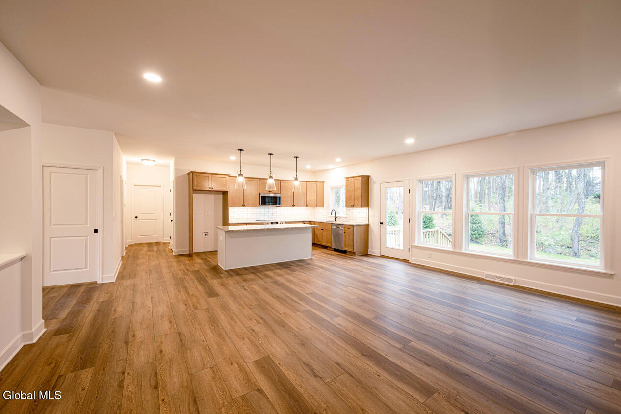 32 Heritage Way Selkirk NY 12158