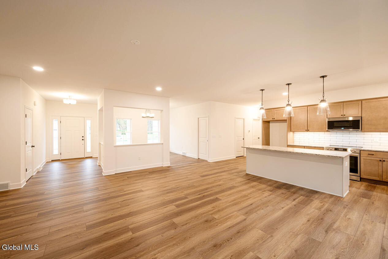 32 Heritage Way Selkirk NY 12158