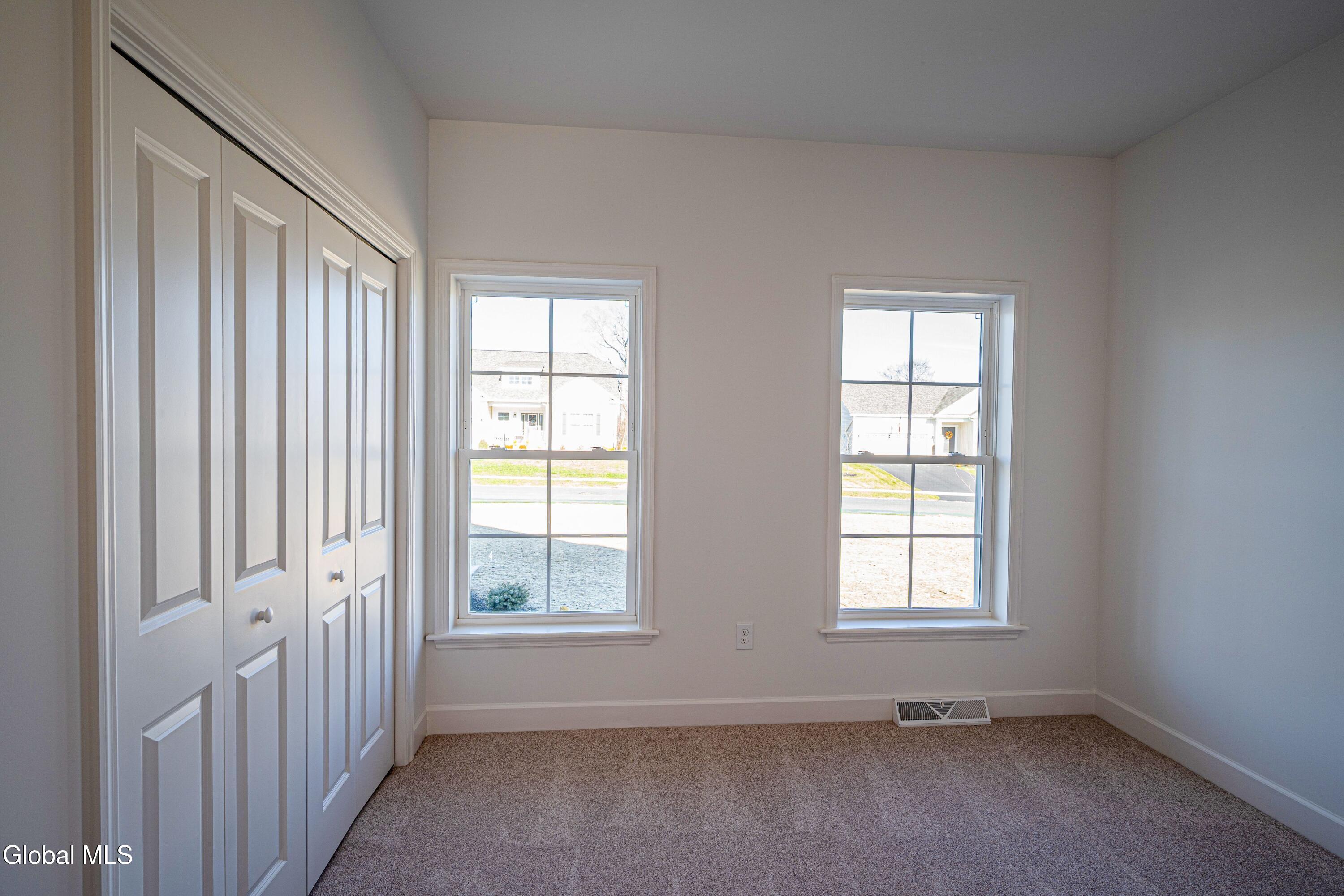 32 Heritage Way Selkirk NY 12158