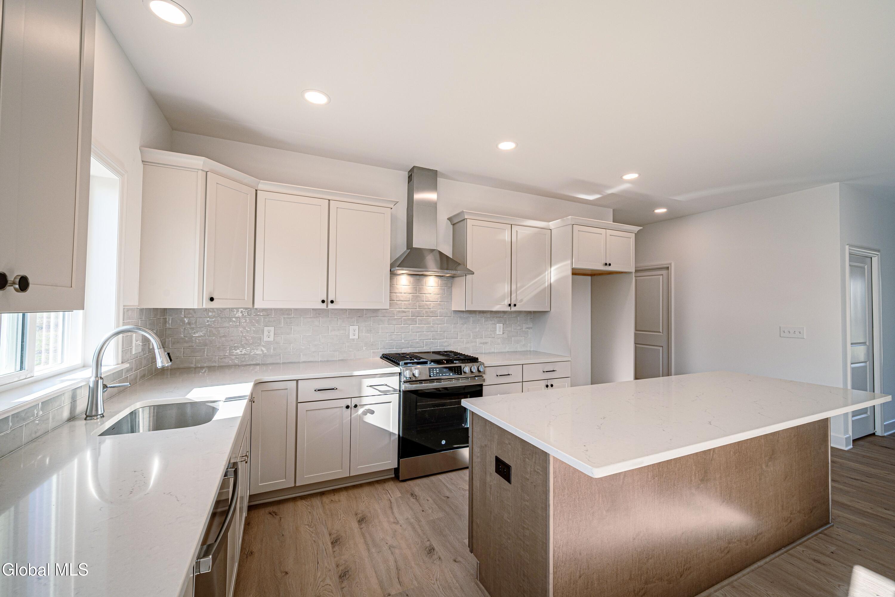 32 Heritage Way Selkirk NY 12158
