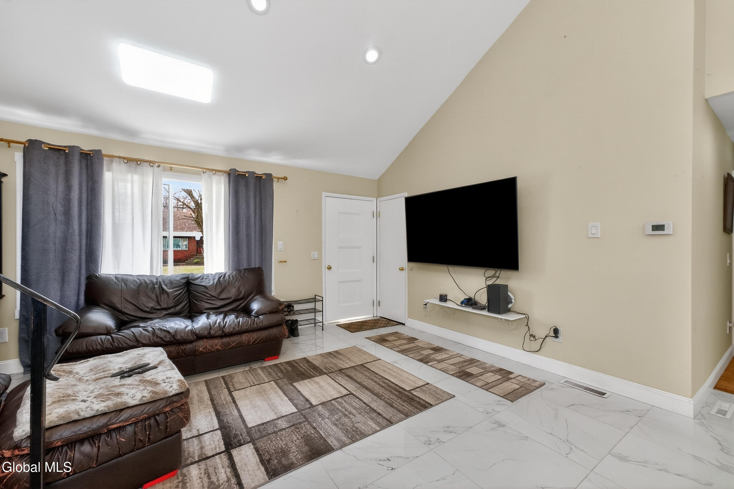 2110 Nahant Street Rotterdam NY 12306