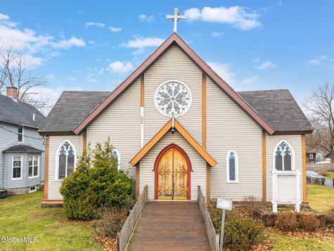 12 Woodbridge Avenue Chatham NY 12037