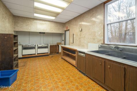 12 Woodbridge Avenue Chatham NY 12037