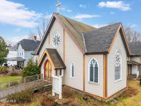 12 Woodbridge Avenue Chatham NY 12037