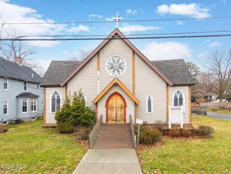 12 Woodbridge Avenue Chatham NY 12037