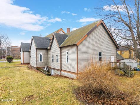 12 Woodbridge Avenue Chatham NY 12037