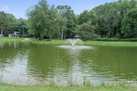 4806 S Foxwood Drive Clifton Park NY 12065
