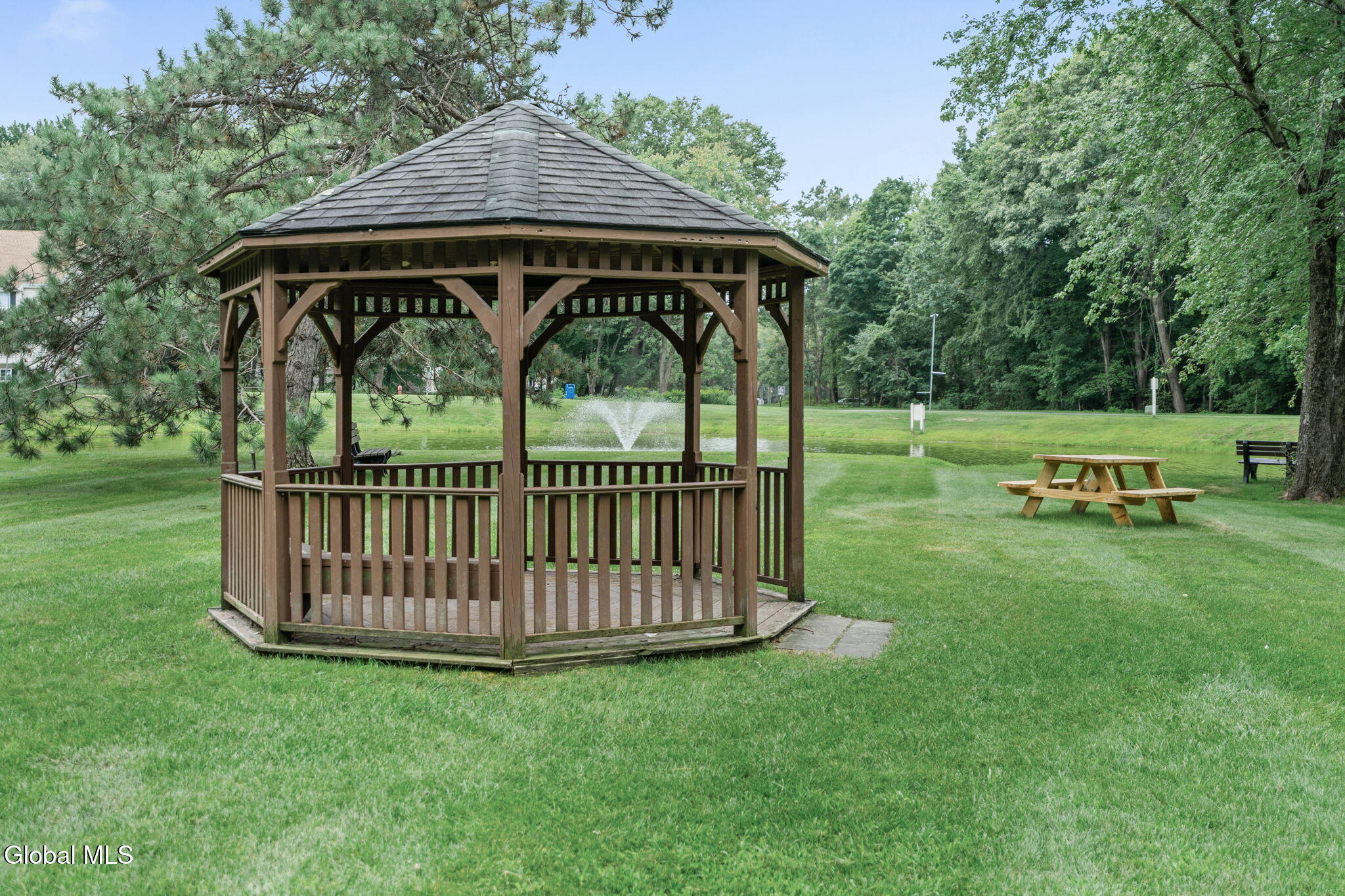 4806 S Foxwood Drive Clifton Park NY 12065