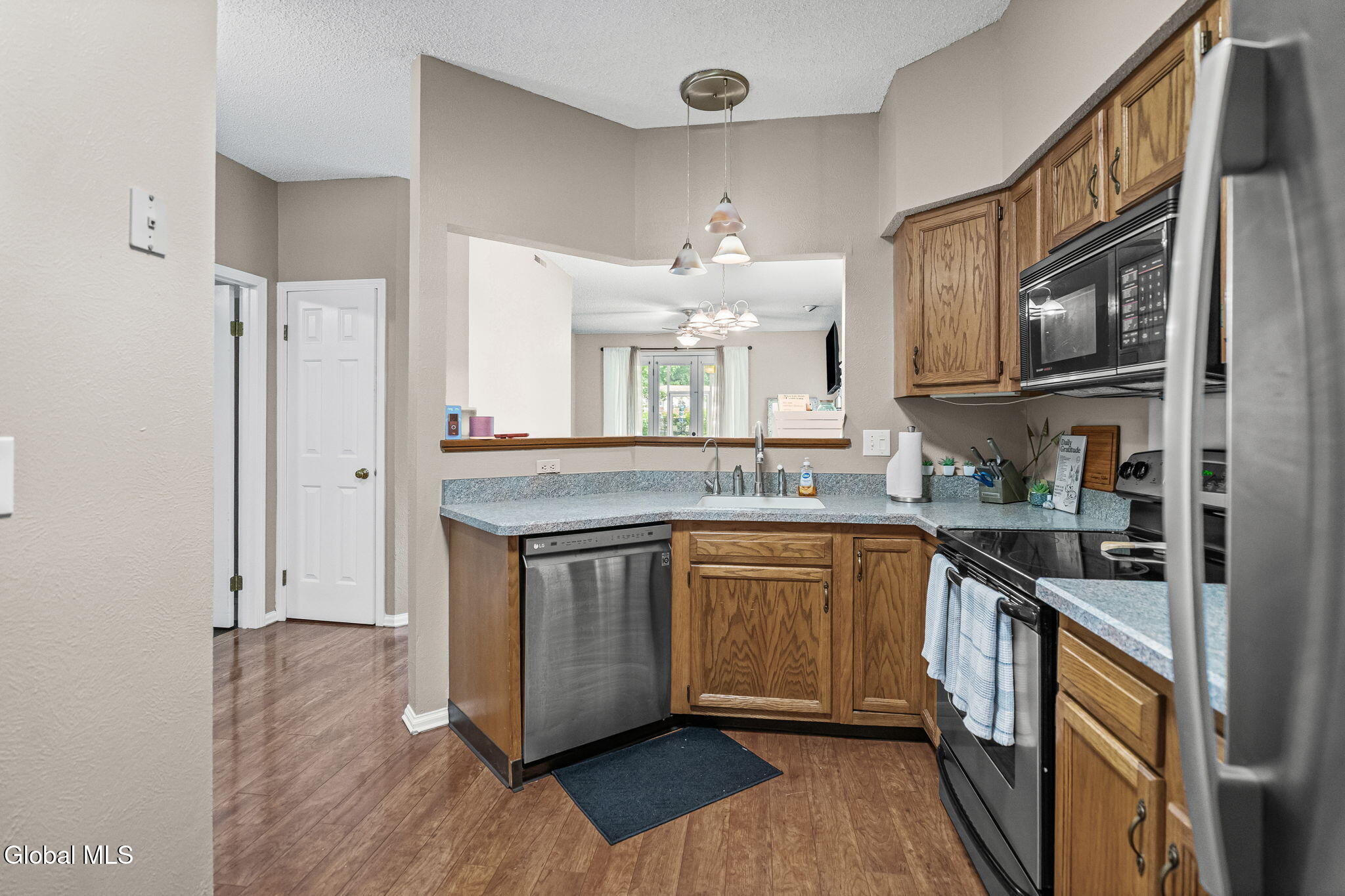 4806 S Foxwood Drive Clifton Park NY 12065