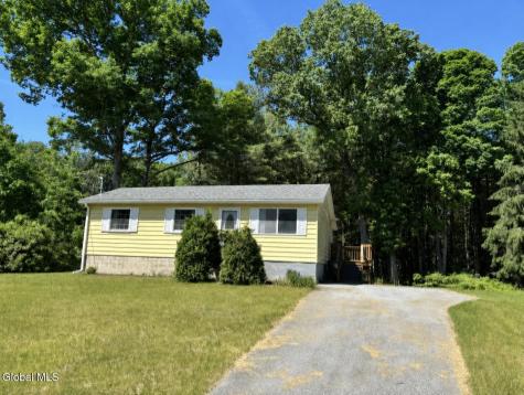 41 Red Oak Lane Ballston Spa NY 12020