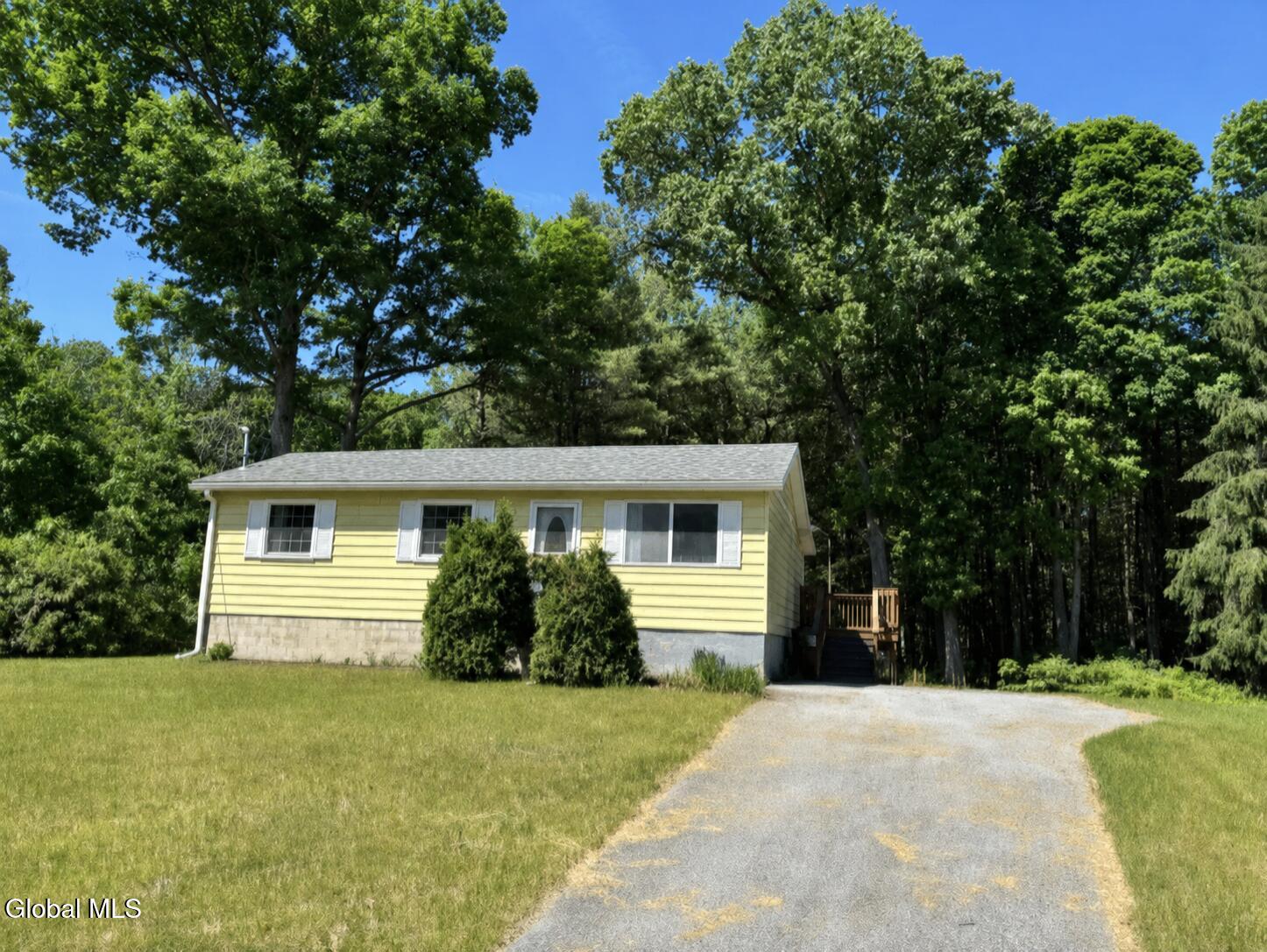 41 Red Oak Lane Ballston Spa NY 12020